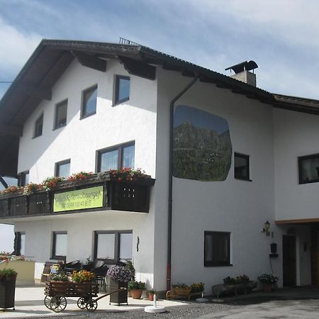 Koflers Ferienwohnungen Oberperfuss Exterior foto